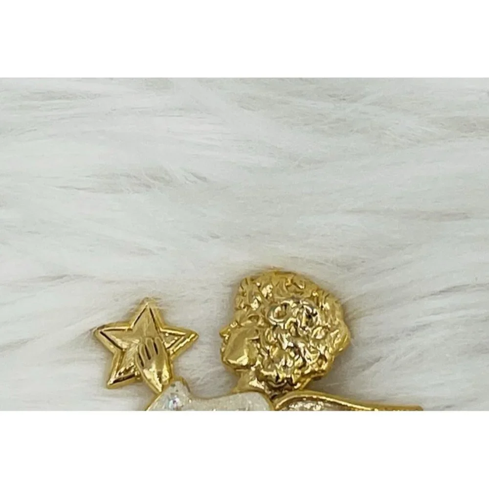 Vintage Brooch Gold Tone Pin 2